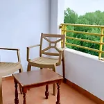דירה Yellow Building
