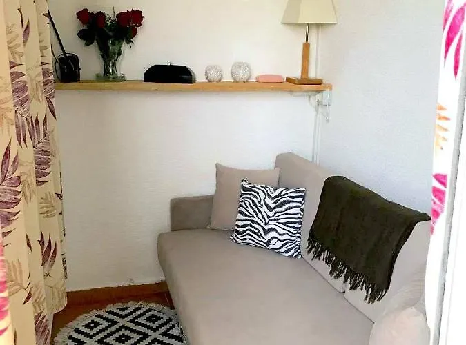 Apartamento Yellow Building